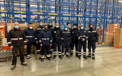 Il nostro Team del Magazzino di Ascoli. Squadra con gli addetti alla logistica per una gestione infallibile del magazzino